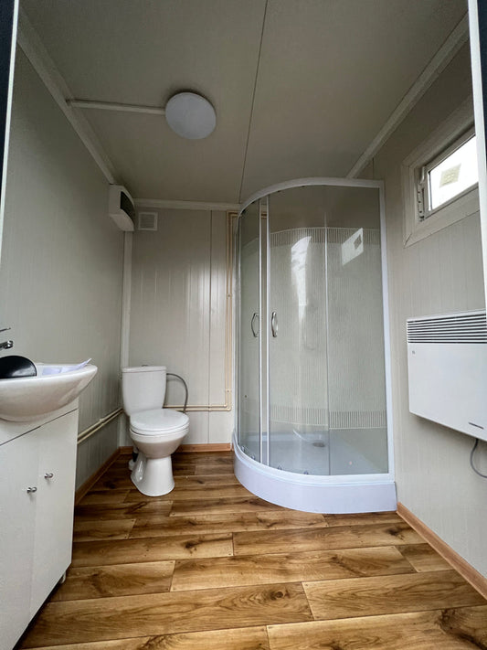 Sanitärcontainer 2,00 x 2,00 m mit Dusche und Spülkasten