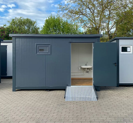 Sanitärbehälter für Menschen mit Behinderungen. Toilette mit Rampe (Ref: 3907)